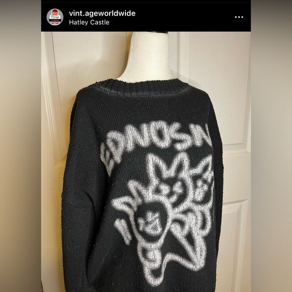 Very Cute Customized Bunny Spray Paint Crewneck Sweater. - Picture 3 of 3